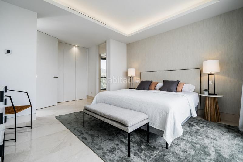 Foto f5fbac0b-b70f-42c2-9451-03323c5a8d29. Chalet villa de 5 dormitorios y 6 baños localizada en la milla de oro, . obra nueva en Marbella