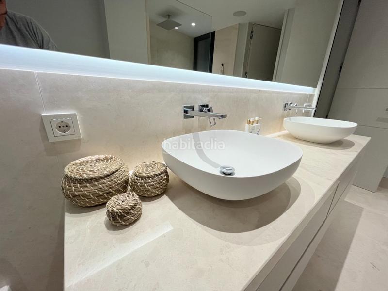 Foto f863a51a-eae3-4fab-bc42-871bb4db6194. Chalet villa de 5 dormitorios y 6 baños localizada en la milla de oro, . obra nueva en Marbella