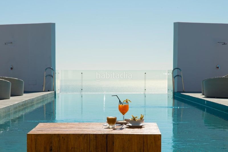 Foto bf241b8a-dbfe-4134-87b4-6dbc043c366f. Ático  de 3 dormitorios y 2 baños con terraza y vistas al mar. el higuerón, en Fuengirola