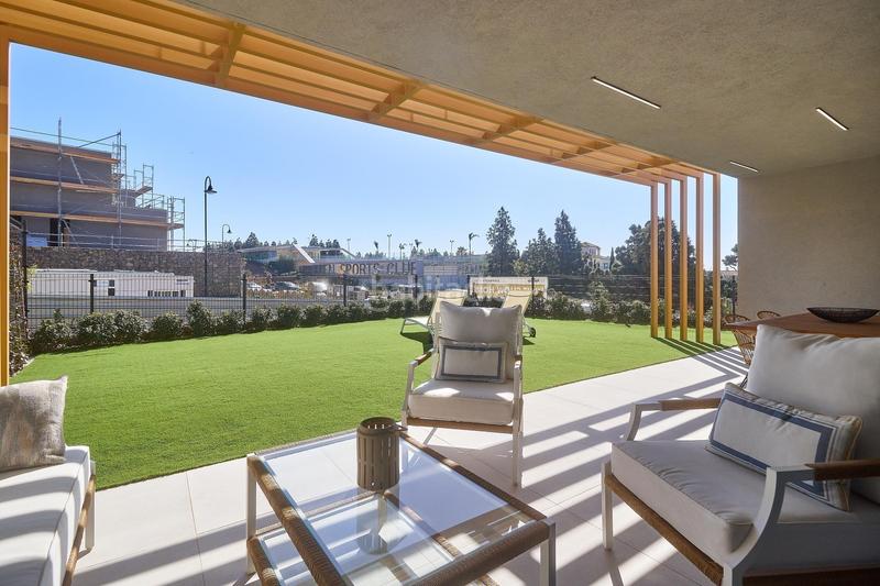 Foto 0bdd3c52-21ee-4c4d-b5a6-9a2aa5955258. Casa adosada obra nueva espectaculares adosados 4 habitaciones piscina garage vistas al mar en Mijas