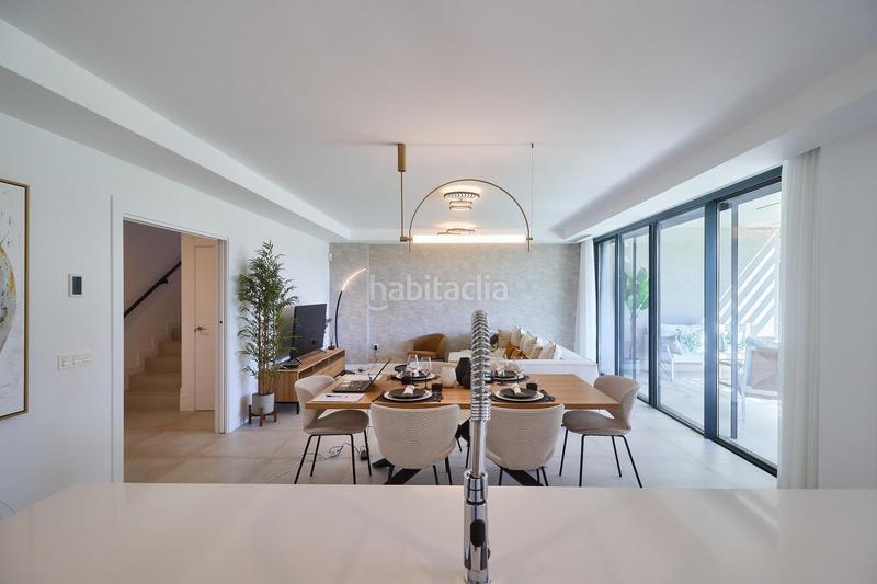 Foto 4c9fcf60-a5ab-42a2-8c26-0745aed7ef5f. Casa adosada obra nueva espectaculares adosados 4 habitaciones piscina garage vistas al mar en Mijas