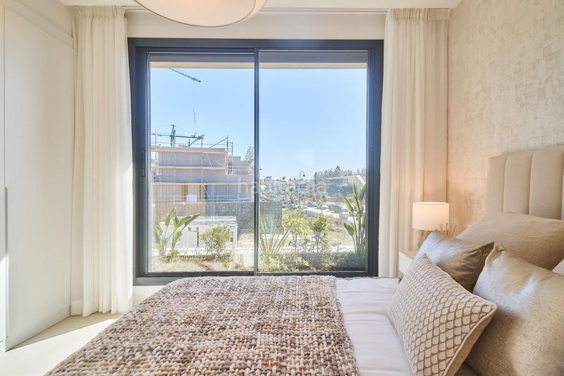Foto 5b265bd4-b9ae-4f99-9c6b-3d1f0742ca20. Casa adosada obra nueva espectaculares adosados 4 habitaciones piscina garage vistas al mar en Mijas