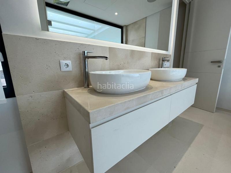 Foto 2ec87c5c-a5cb-4c3e-bd0f-30ef6a3990aa. Chalet con riscaldamento parcheggio piscina in Paraiso - Barronal Estepona