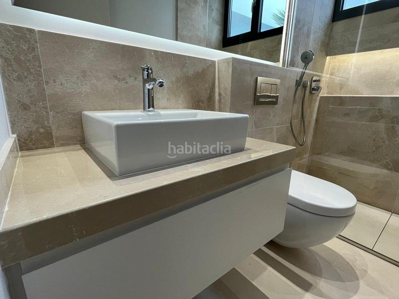 Foto b9cc8c82-6187-4154-8301-ca6de2582e36. Chalet con riscaldamento parcheggio piscina in Paraiso - Barronal Estepona