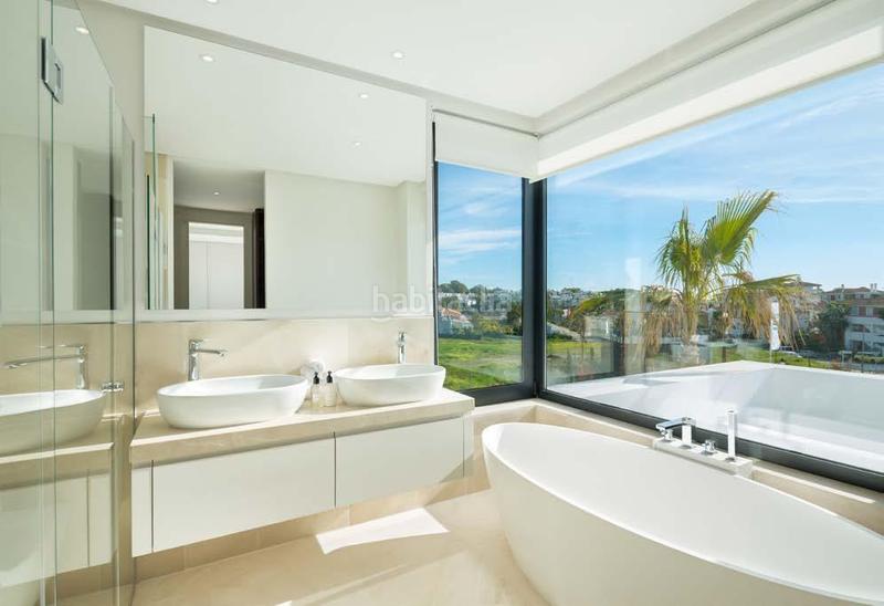 Foto c727e3be-2f12-42c6-a628-c1c12e9a707e. Chalet con riscaldamento parcheggio piscina in Paraiso - Barronal Estepona