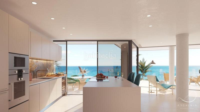 Foto fba00ccd-f20f-49f5-8300-1772a056bb3f. Dúplex lujoso dúplex de 2 dormitorios, 2 baños, piscina privada y vistas a la bahía . obra nueva en Estepona