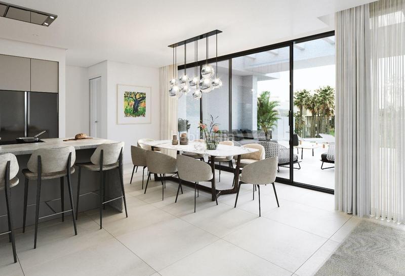 Foto 1624084c-0d07-4788-a4ba-7f2f9b78d2b5. Ático  de 3 dormitorios y 3 baños con solarium y vistas al mar. milla de oro, en Estepona