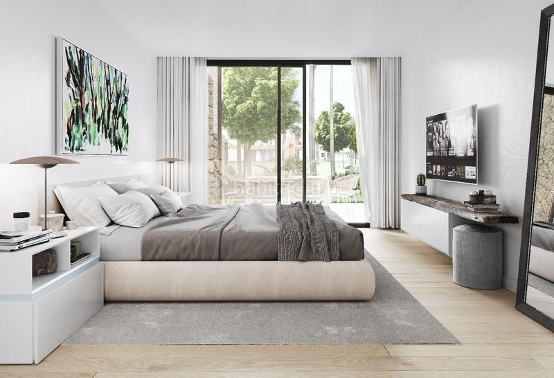 Foto 73cd5a29-cb29-43fb-ac5e-0e2fee15b0cb. Ático  de 3 dormitorios y 3 baños con solarium y vistas al mar. milla de oro, en Estepona
