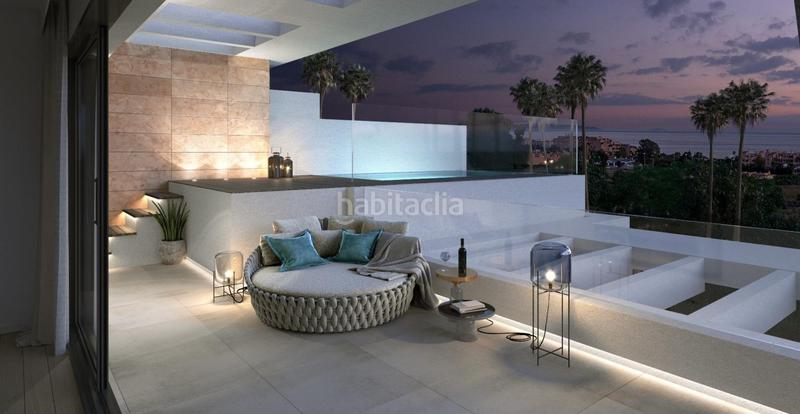 Foto a435f718-1dda-4ef0-8093-7b2e9ba7fa99. Ático  de 3 dormitorios y 3 baños con solarium y vistas al mar. milla de oro, en Estepona
