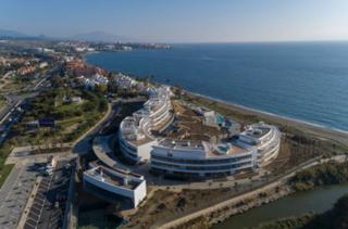 Appartement à Guadalobón. Fabuloso apartamento. 4 dormitorios en 1 linea playas de estepon