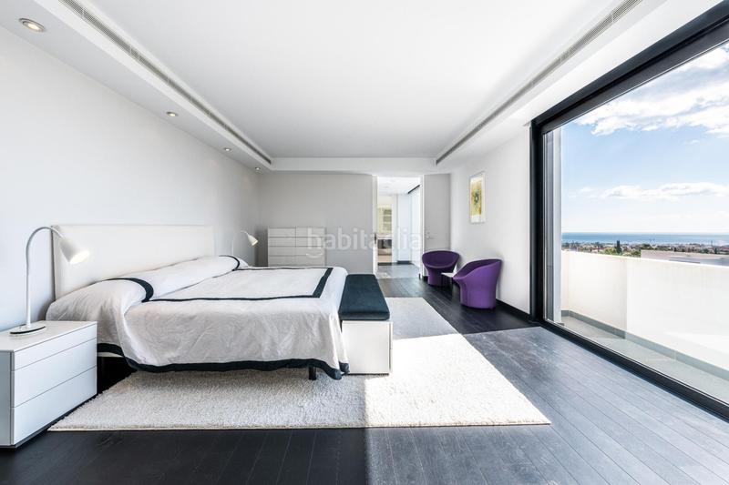 Foto 0edc2a91-74d7-4d25-bda4-4c4d9a499475. Chalet espectacular villa de lujo de 5 dormitorios y 5 baños con vistas al mar y la montaña. benahavís en Marbella