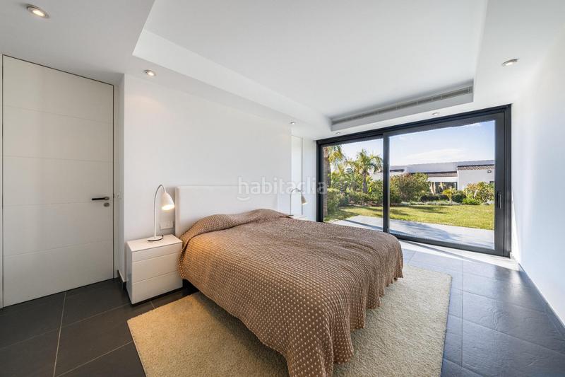 Foto 53c24314-f47e-4827-825e-e54672158eb2. Chalet espectacular villa de lujo de 5 dormitorios y 5 baños con vistas al mar y la montaña. benahavís en Marbella