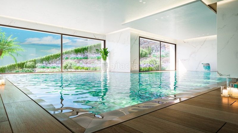 Foto 0adb2317-baf2-40a8-8bc5-f2cd9bb7c1b1. Àtic amb calefacció aparcament piscina a La Concha - Resina Golf Estepona