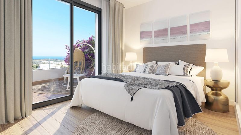 Foto b0307f17-d1d9-492d-ada5-32b0aa734502. Apartamento  planta primera de 3 dormitorios, 2 baños, terraza y jardín con vistas al mar. en Estepona