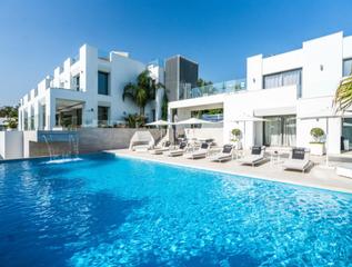 Chalet en Nueva Andalucía centro. Villa de lujo de 11 dormitorios y 6 baños en nueva andalucía, ma