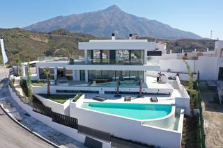Xalet a Los Naranjos. Hora de vivir tu sueño la villa perfecta vistas panorámicas al m