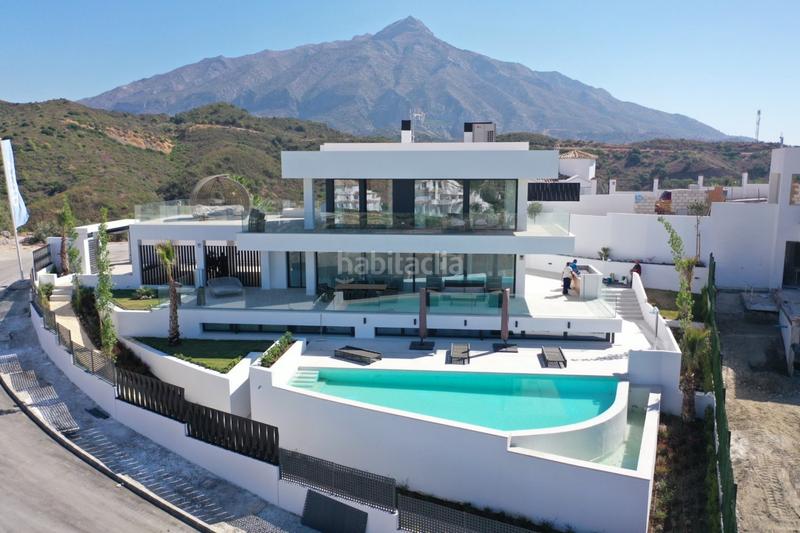 Foto 25bca2f1-f8b3-4630-bcf9-a9a066c7869f. Chalet hora de vivir tu sueño la villa perfecta vistas panorámicas al mar y a la montaña en Marbella