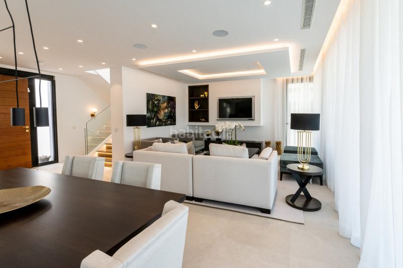 Foto 76a8bee9-a7e9-4040-8e86-8be1d25da187. Chalet hora de vivir tu sueño la villa perfecta vistas panorámicas al mar y a la montaña en Marbella
