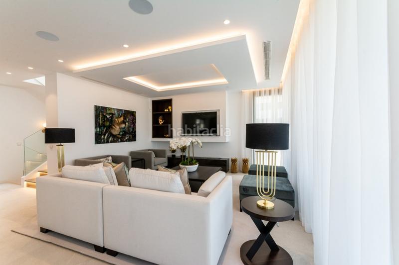 Foto d4f2b68c-641e-4278-ad07-9c626e20811d. Chalet hora de vivir tu sueño la villa perfecta vistas panorámicas al mar y a la montaña en Marbella
