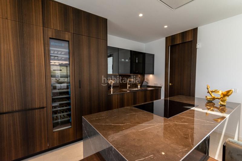 Foto da3b79b6-b11c-4ee4-935f-8b760f445d84. Chalet hora de vivir tu sueño la villa perfecta vistas panorámicas al mar y a la montaña en Marbella