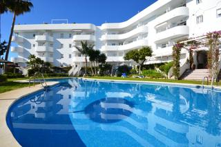 Duplex in La Carolina - Guadalpín. Fantástico apartamento dúplex en planta baja de tres dormitorios