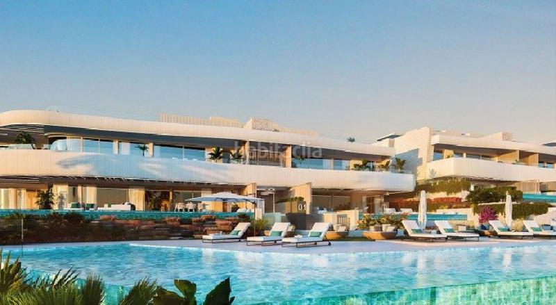 Foto a545aa3d-23fe-414a-8d45-de091b51846f. Casa pareada villas adosadas de lujo pie de playa obra nueva piscina privada en Marbella
