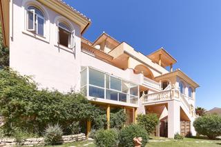 Xalet a El Rosario - Ricmar. Villa espléndida de 6 dormitorios y 5 baños en la mairena, marbe