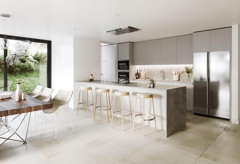 Foto eb3974f3-ff29-4487-9a8a-57f7731cb6cd. Apartamento  con amplio solarium de 3 dorm., 2 baños y vistas al mar. nueva milla de oro, en Estepona