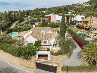 Xalet en Sierra Blanca. Villa de 5 dormitorios en la tranquila zona de camojn, sierra b