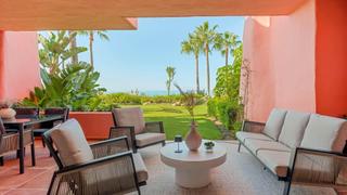 Rez-de-chaussée à Guadalmansa. Apartamento planta baja de lujo de 3 dormitorios y 2 baños. torr