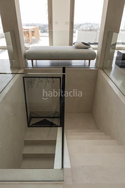 Foto 0619667a-b89a-42c9-914f-e32d15824dd5. Ático  dúplex de 3 dormitorios, solarium y vistas al mar en exclusiva urbanización. en Marbella