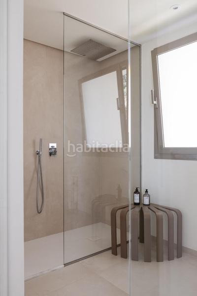 Foto 10ab8957-5aa3-46e0-a441-80262135d4d6. Ático  dúplex de 3 dormitorios, solarium y vistas al mar en exclusiva urbanización. en Marbella
