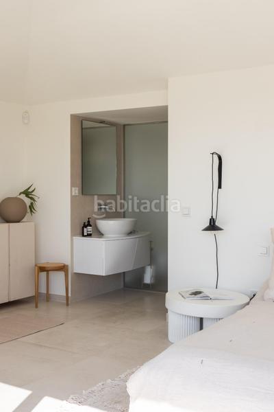 Foto 111ca753-589b-440d-bf21-d185f3eec8c6. Ático  dúplex de 3 dormitorios, solarium y vistas al mar en exclusiva urbanización. en Marbella