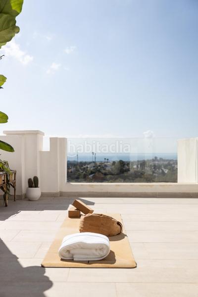 Foto 29b5a817-b654-4ede-8e6a-81e70b1613b1. Ático  dúplex de 3 dormitorios, solarium y vistas al mar en exclusiva urbanización. en Marbella