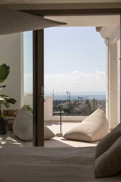 Foto 45e26986-1fb9-41a8-8773-8a6c498180ba. Ático  dúplex de 3 dormitorios, solarium y vistas al mar en exclusiva urbanización. en Marbella