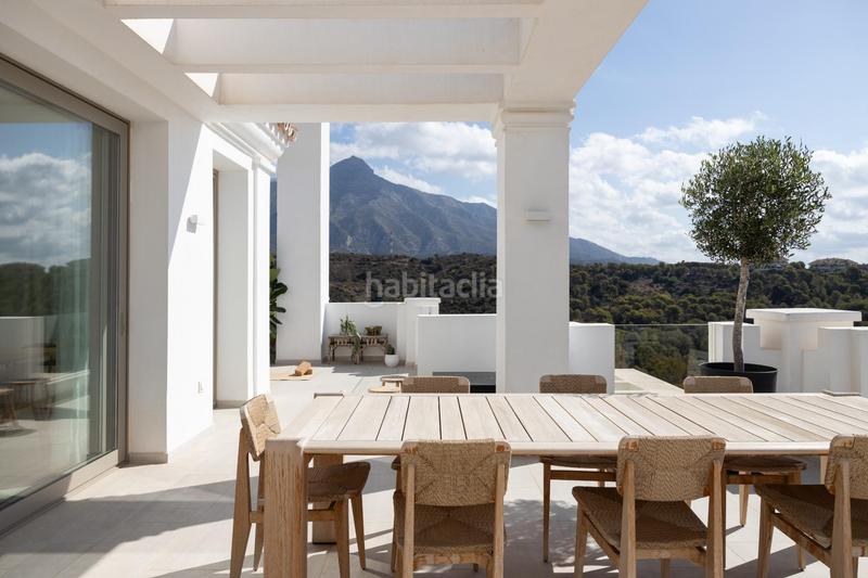 Foto 56f4ca99-2ba7-45a0-8165-67164d510fb1. Ático  dúplex de 3 dormitorios, solarium y vistas al mar en exclusiva urbanización. en Marbella