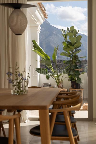 Foto 6aeafbe1-38e2-49a6-81a3-8a745739f419. Ático  dúplex de 3 dormitorios, solarium y vistas al mar en exclusiva urbanización. en Marbella