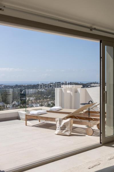 Foto 6c97d766-d683-400d-878f-798393ee412c. Ático  dúplex de 3 dormitorios, solarium y vistas al mar en exclusiva urbanización. en Marbella