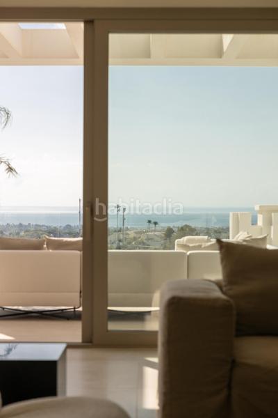 Foto 997d69f7-b2d5-472f-946d-a6dc9ce7885b. Ático  dúplex de 3 dormitorios, solarium y vistas al mar en exclusiva urbanización. en Marbella