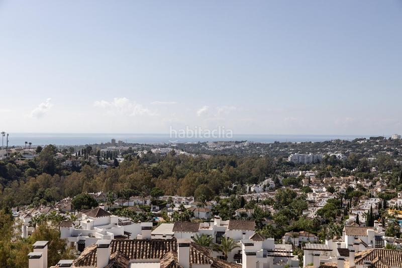 Foto a14f68b8-fd89-4105-90ec-2d7552c31b3d. Ático  dúplex de 3 dormitorios, solarium y vistas al mar en exclusiva urbanización. en Marbella