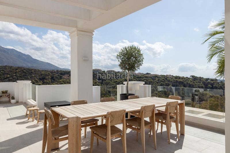 Foto a8315b04-0c2e-44ed-924c-dd79e2d26169. Ático  dúplex de 3 dormitorios, solarium y vistas al mar en exclusiva urbanización. en Marbella