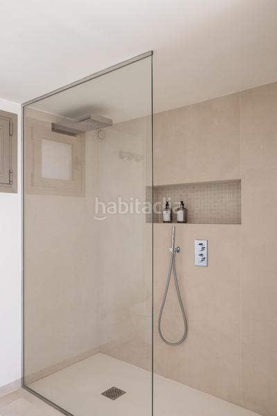 Foto ad9c7480-f758-469e-ac5f-7046551874a0. Ático  dúplex de 3 dormitorios, solarium y vistas al mar en exclusiva urbanización. en Marbella