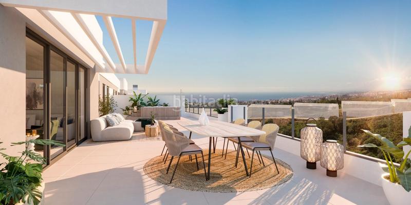 Foto 881a13cc-f308-43fc-889c-7adfb42d0d7a. Ático  de 3 dormitorios y 2 baños con amplia terraza y vistas al mar. altos de los monteros, en Marbella