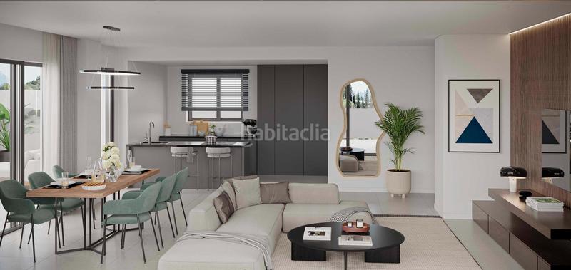 Foto b438559d-180a-438d-82b8-64a8d8231611. Ático  de 3 dormitorios y 2 baños con amplia terraza y vistas al mar. altos de los monteros, en Marbella