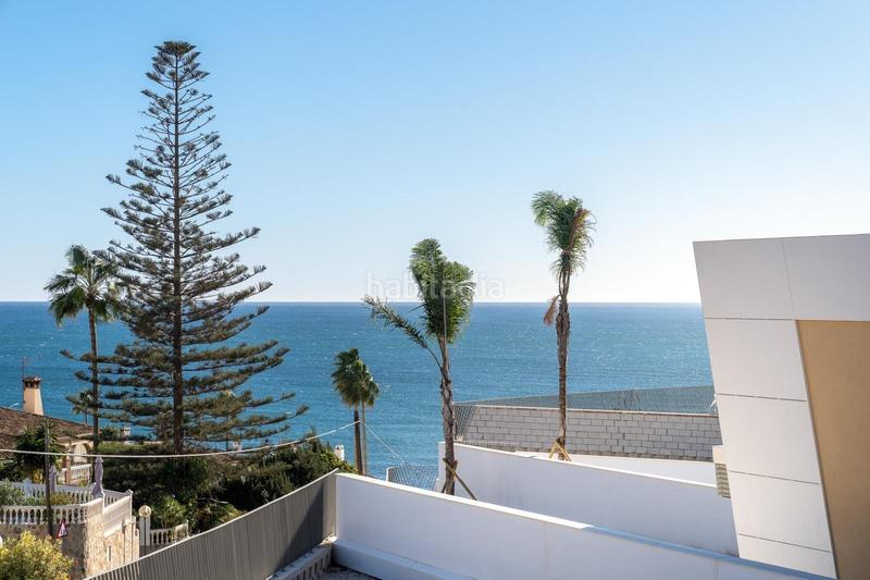 Foto efe42619-80e3-40e3-b5c7-f80f897f123f. Casa pareada pareado de 4 dormitorios con vistas al mar, listo para entrar a vivir! frente a la playa... en Mijas