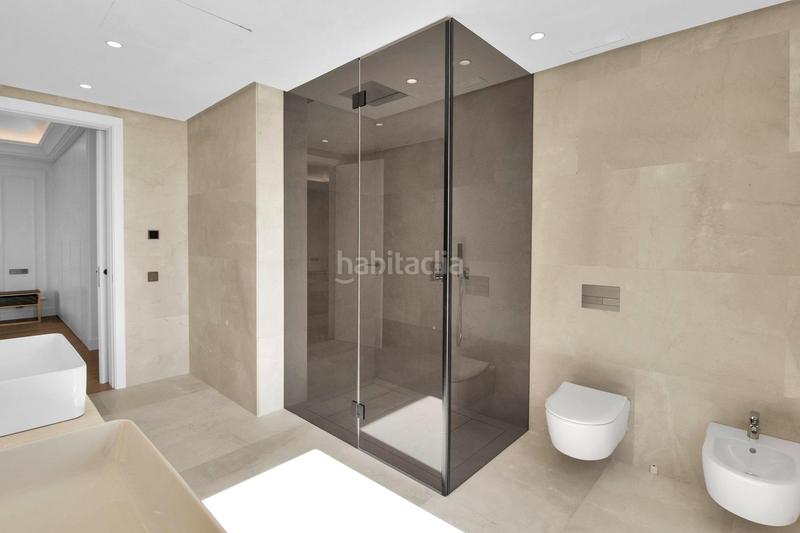Foto b6cc113a-79a0-4a32-a028-c8a1c5f82061. Chalet villa de 6 dormitorios y 9 baños en sierra blanca, en Marbella