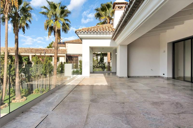 Foto c1d00bda-0cee-42d2-8153-9a8bc82a652c. Chalet villa de 6 dormitorios y 9 baños en sierra blanca, en Marbella