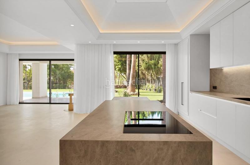 Foto eb0341ac-abaf-4eb7-8859-23e53718c0ee. Chalet villa de 6 dormitorios y 9 baños en sierra blanca, en Marbella