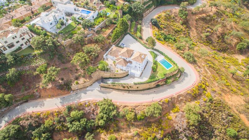 Foto 28cdeb44-b059-4d02-b4d9-cabbe11f13ef. Xalet amb calefacció aparcament a Santa María Marbella