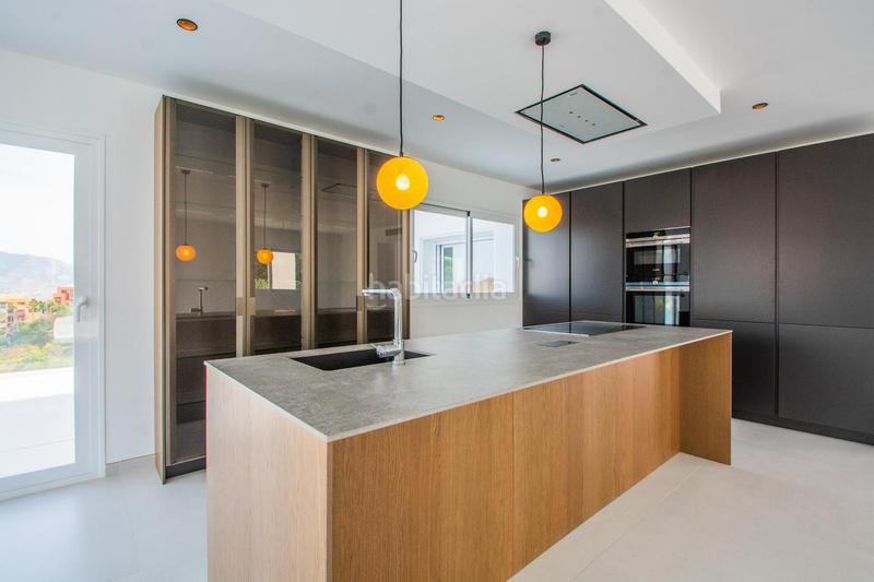 Foto 79adfda1-8901-45c7-a214-ebf71927e5d7. Xalet amb calefacció aparcament a Santa María Marbella